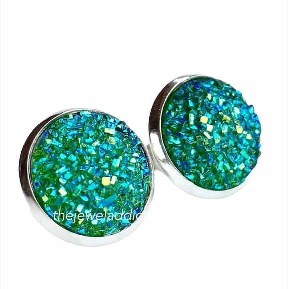 3 for 15🎀 flat green faux druzy sparkle studs - Picture 2 of 6